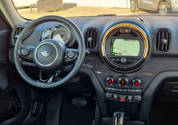 MINI Countryman cena 64900 przebieg: 186200, rok produkcji 2019 z Sosnowiec małe 631